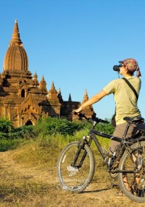 Explorez les temples de Bagan à vélo